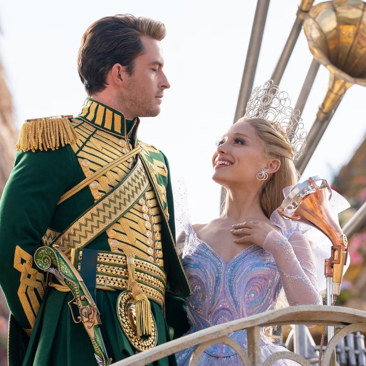 PopBase's tweet image. Ariana Grande will play Dot opposite Jonathan Bailey as George Seurat in a London stage revival of ‘Sunday in the Park with George.’