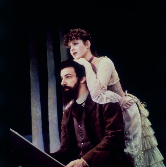 PopBase's tweet image. Ariana Grande will play Dot opposite Jonathan Bailey as George Seurat in a London stage revival of ‘Sunday in the Park with George.’