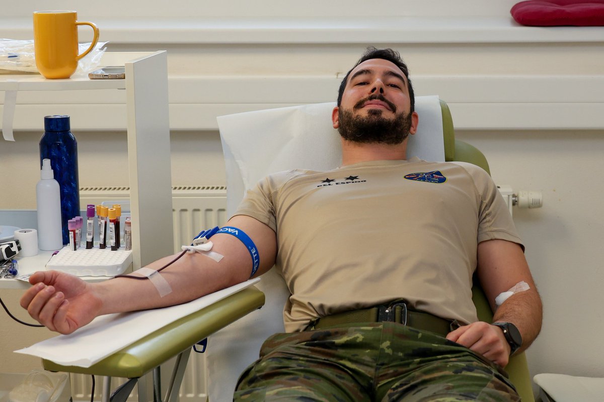 NATOTFSlovakia's tweet photo. 🩸 The MN BDE TF SVK starts the year with a new blood donation campaign at Banská Bystrica Hospital, demonstrating solidarity, commitment and support to the host nation. SK
🇸🇰 🇨🇿 🇵🇹 🇷🇴 🇸🇮 🇪🇸
#wearenato #NATO #strongertogether #deteranddefense https://t.co/UupL3nFyY1