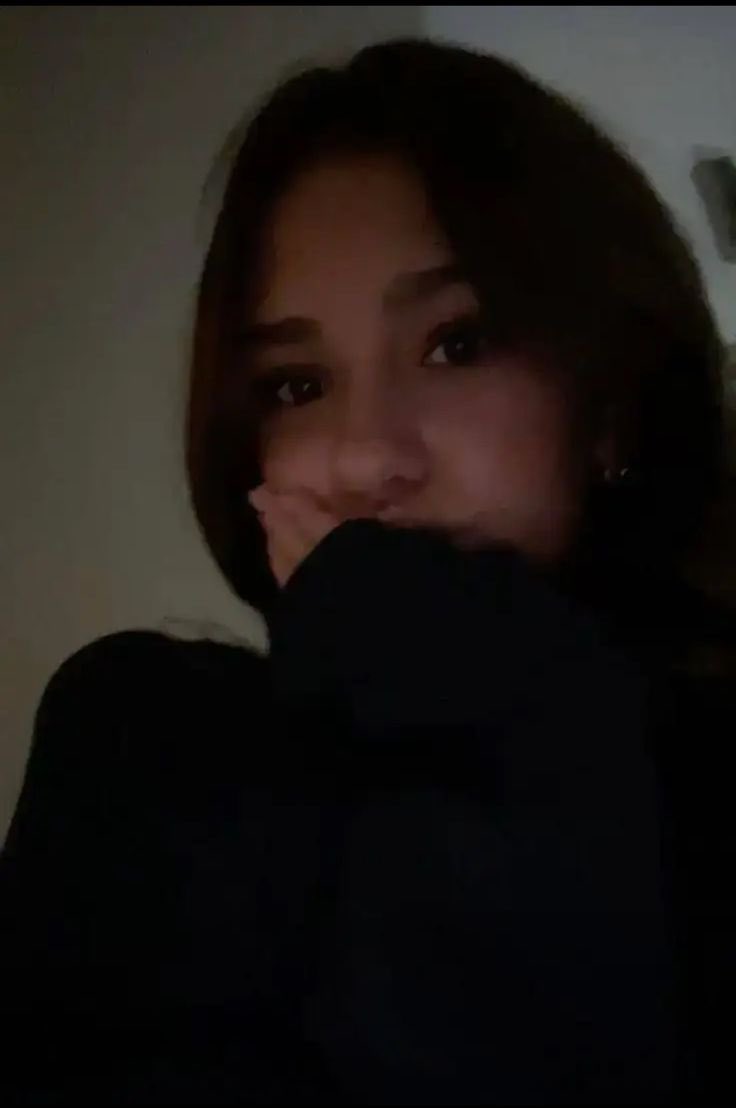 louiselatana's tweet image. Je viens de me réveiller 
Tu ne me dis même pas bonjour 🥺