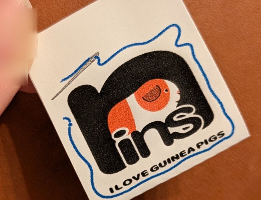 ハンドメイド用のロゴを描き、タグもこしらえました。