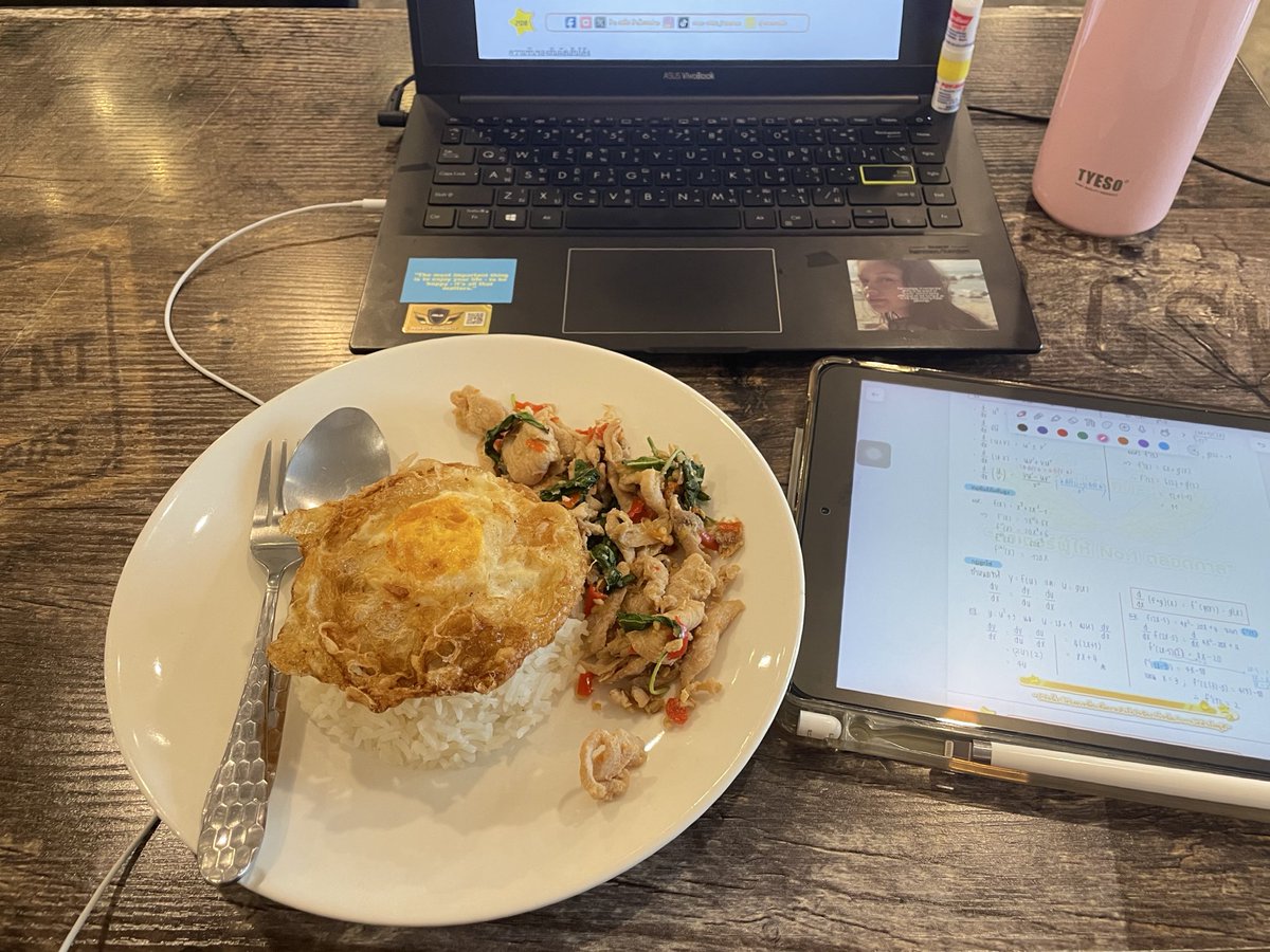 yllwmarch's tweet image. study hard, eat well 🍽️ 👩🏽‍💻