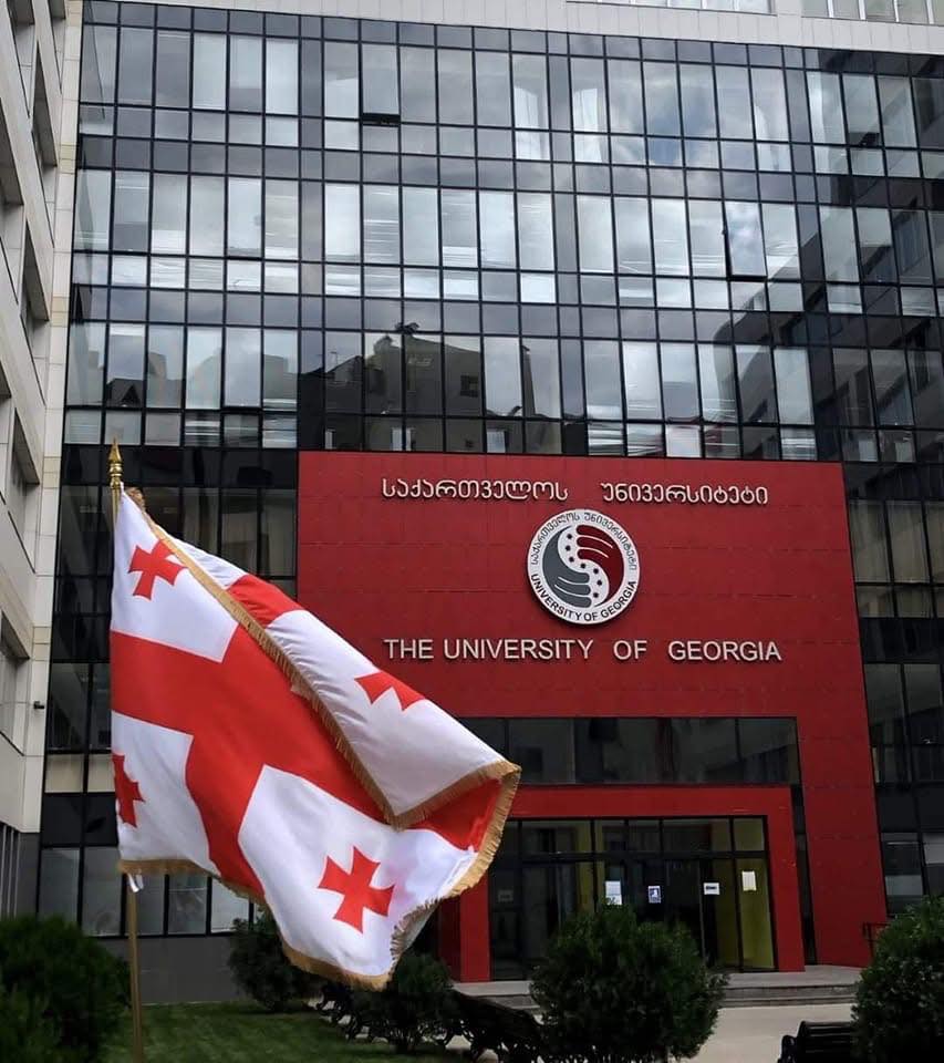 🇬🇪 გილოცავთ საქართველოს სახელმწიფო დროშის დღეს!
🇬🇪 Today is Georgia's National Flag Day!