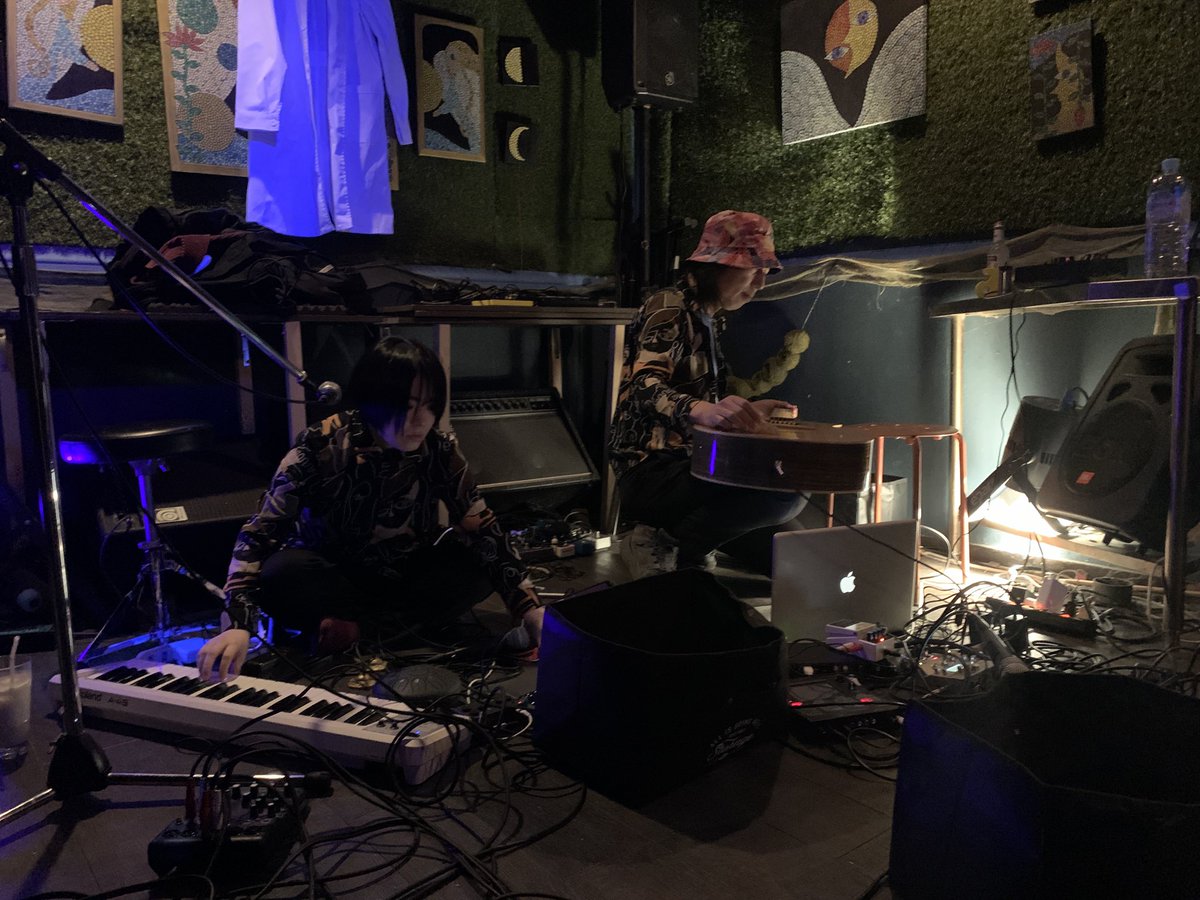 一番手はいたがきさん

演奏スタート

私は二番手
20時過ぎ演奏予定