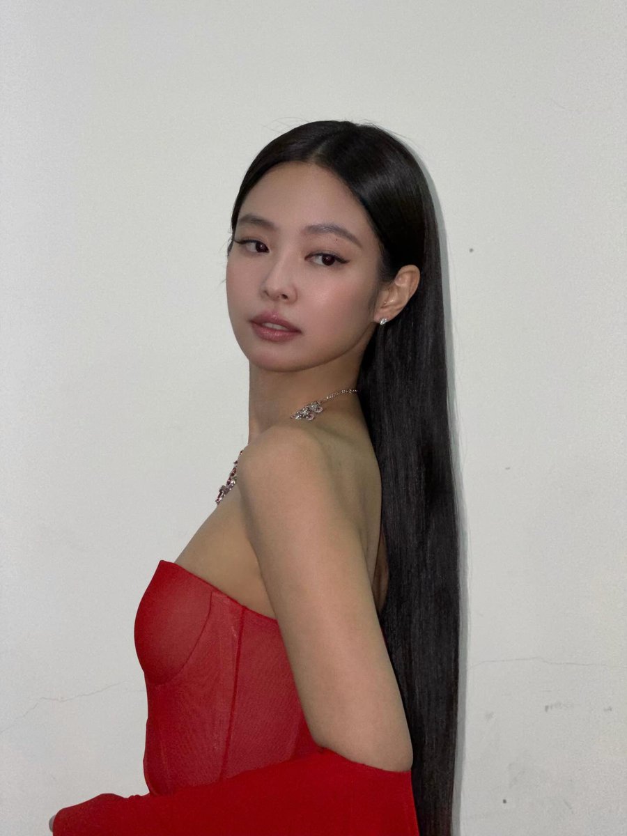 9ulovejenn1e's tweet image. หน้าชีเจนนี่2026คือเริ่ด กูต้องเลิกเพ้อถึงยุค2018ได้ระ