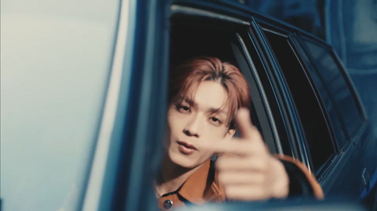 恭平くんのコンセプト最高😭 (こんなに車と相性いいのに免許持ってない