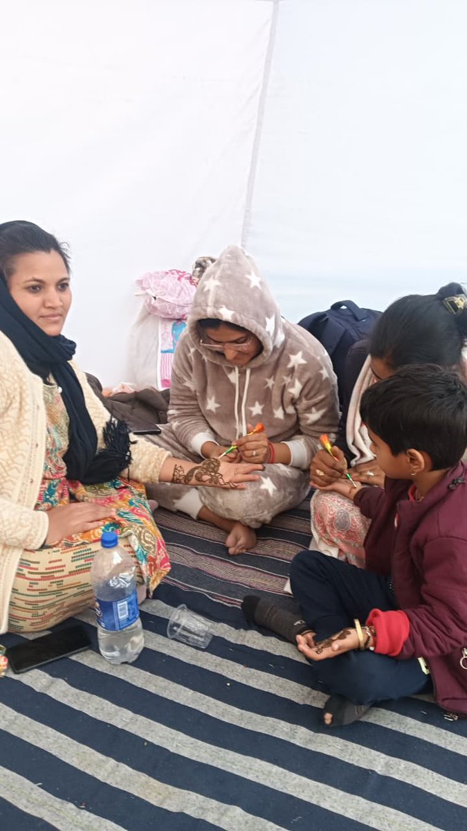 माननीय चिकित्सा मंत्री जी हमारी मकर संक्रांति का भी सोच लेते .......11 दिन से कड़ाके कि ठंड में बैठे हैं, छोटे छोटे बच्चों के साथ।
शायद दिल पिघल जाए🙏🙏
Sir आप अपना वादा पूरा कर के इनकोछाया पद देकर ज्वाइनिंग दो
<a href="/GajendraKhimsar/">Gajendra Singh Khimsar</a> <a href="/RajCMO/">CMO Rajasthan</a> <a href="/bharatbeniwal_/">BHARAT BENIWAL</a>