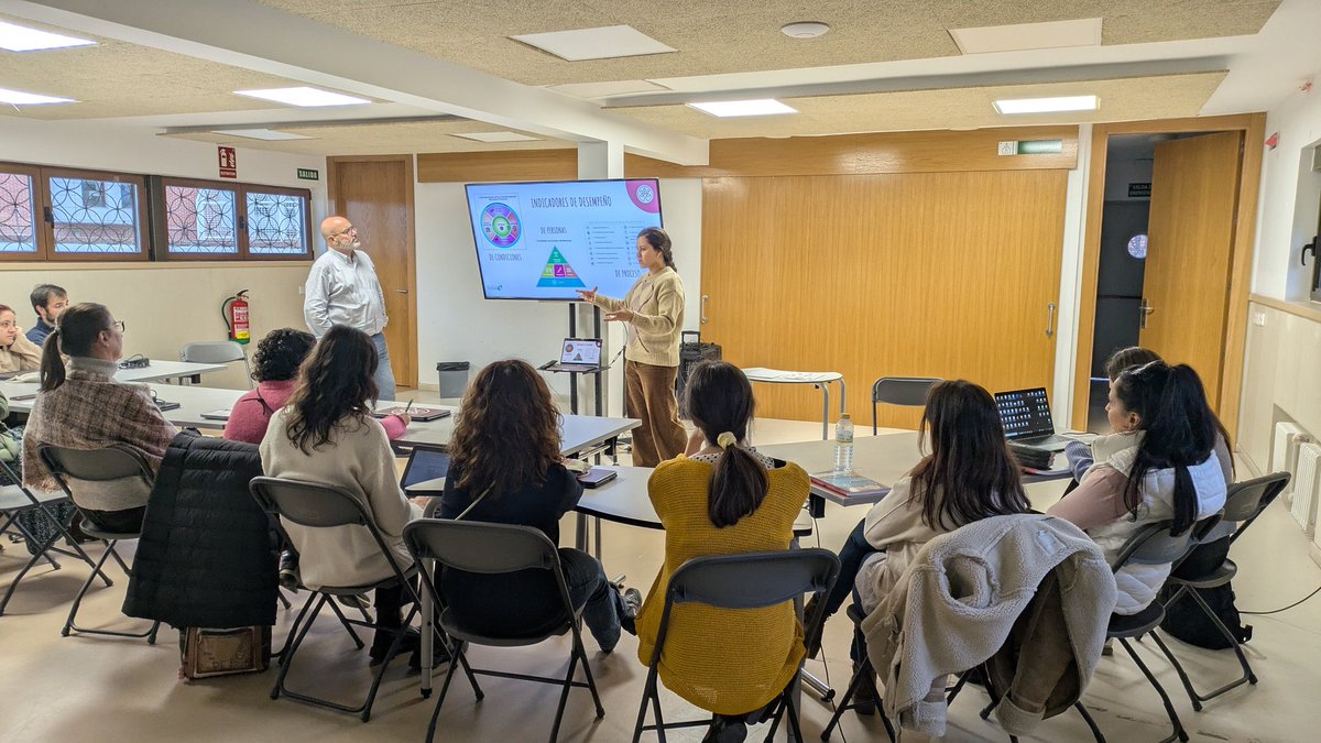 Colegio Virgen Milagrosa tweet media