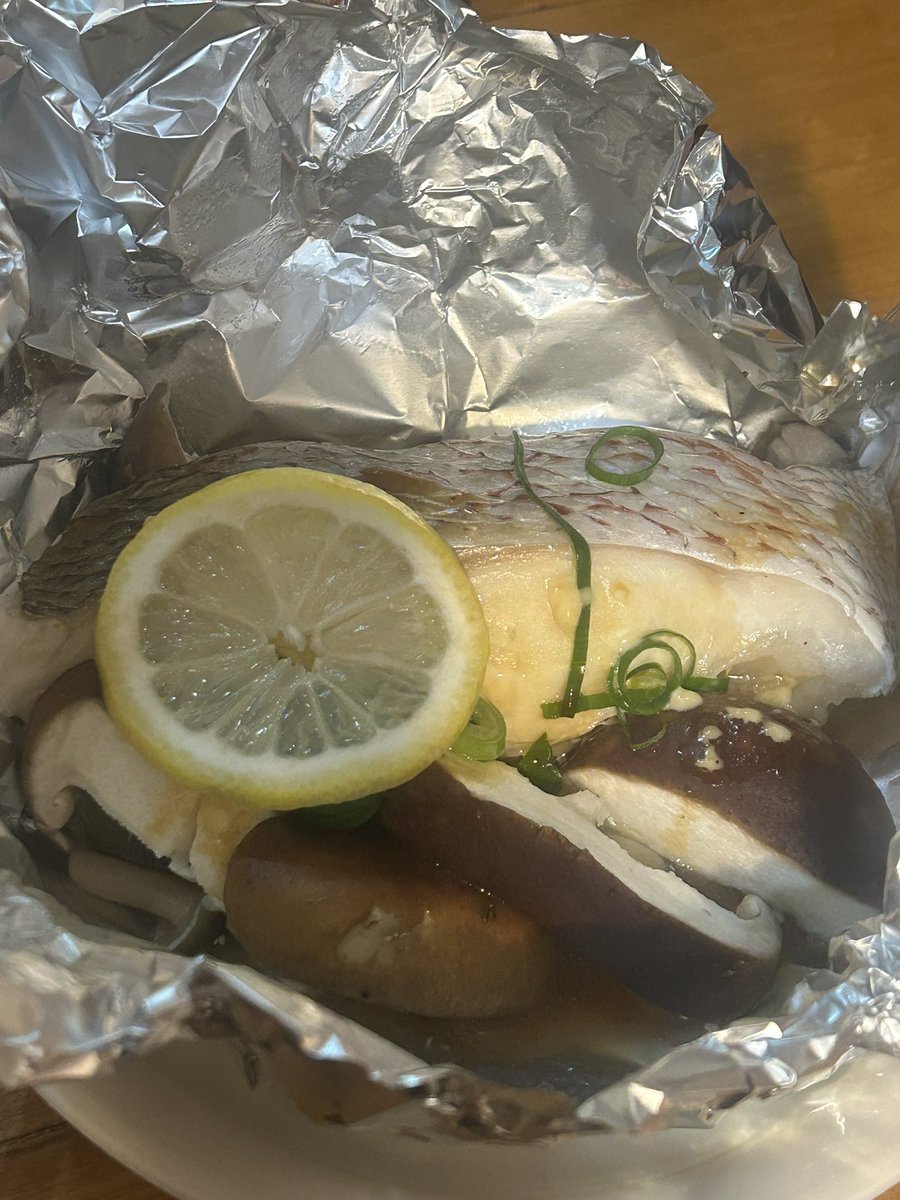 鯛の酒蒸し🐟

ポン酢がないので醤油+ごま油で😮‍💨