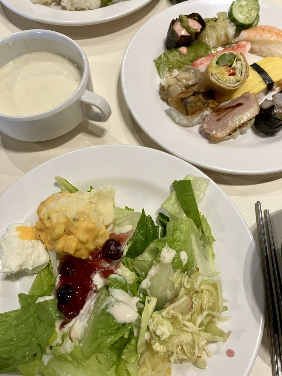 dltmdwp's tweet image. #금테일지 2026. 1. 14. 수

신년회 점심 모임 #애슐리

#금융테크 #금테업무