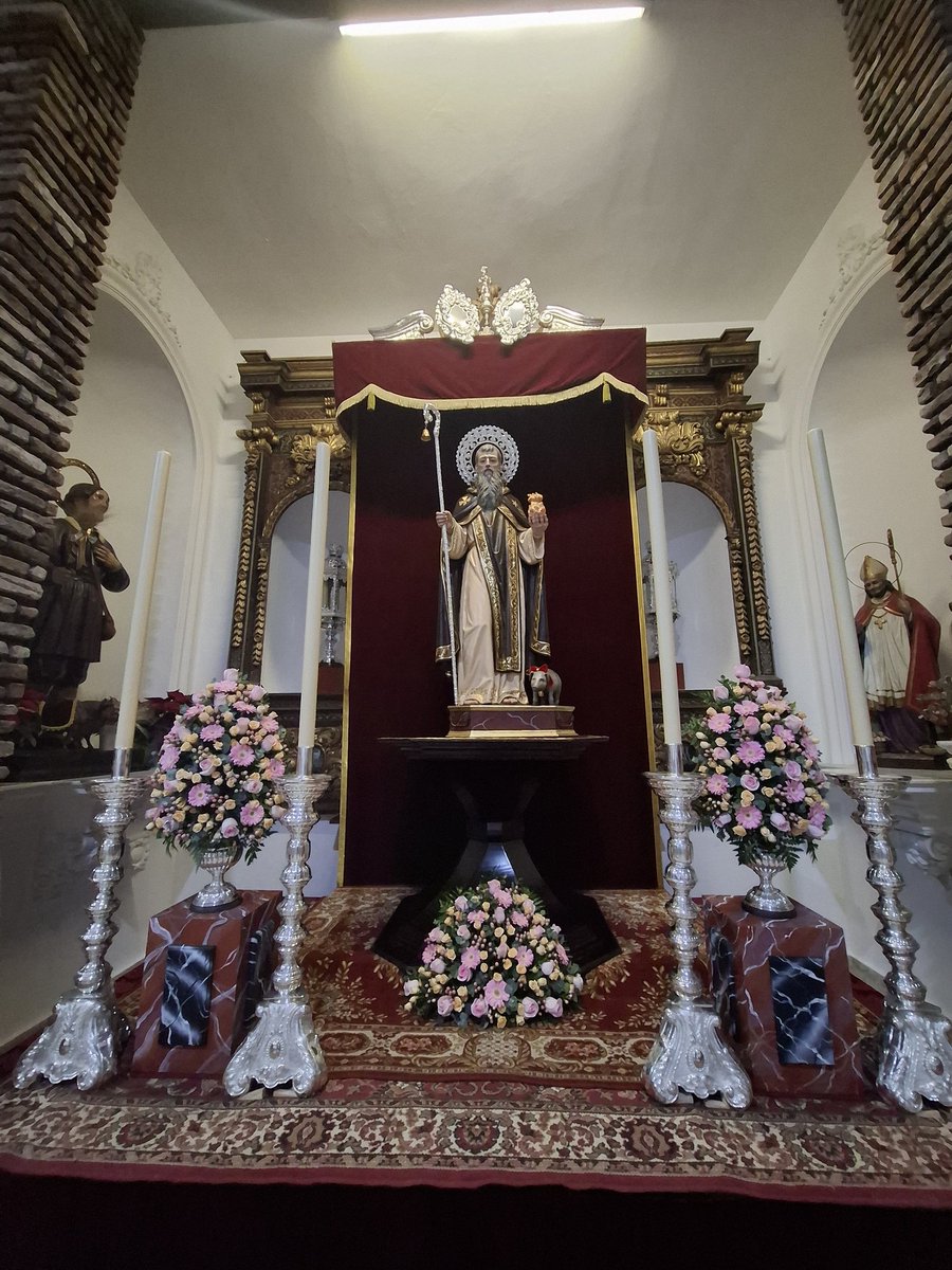 AleMontylla's tweet photo. Enero en Churriana #cofradíasmlg #SanAnton #patrón #visperas #malaga https://t.co/JbE2vXCcOo