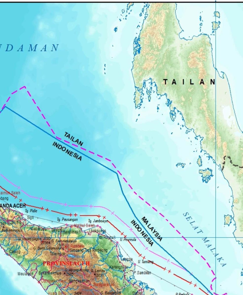 OniSuryaman's tweet image. Habis "kapitil" terbitlah "Tailan"

Ya, betul saudara2. Per Mei 2025, nama resmi Thailand berubah menjadi Tailan dalam bahasa Indonesia.
Ini adalah keputusan yang dibuat oleh BIG (Badan Informasi Geospasial) setelah berkonsultasi dengan Badan Pengembangan dan Pembinaan Bahasa,…