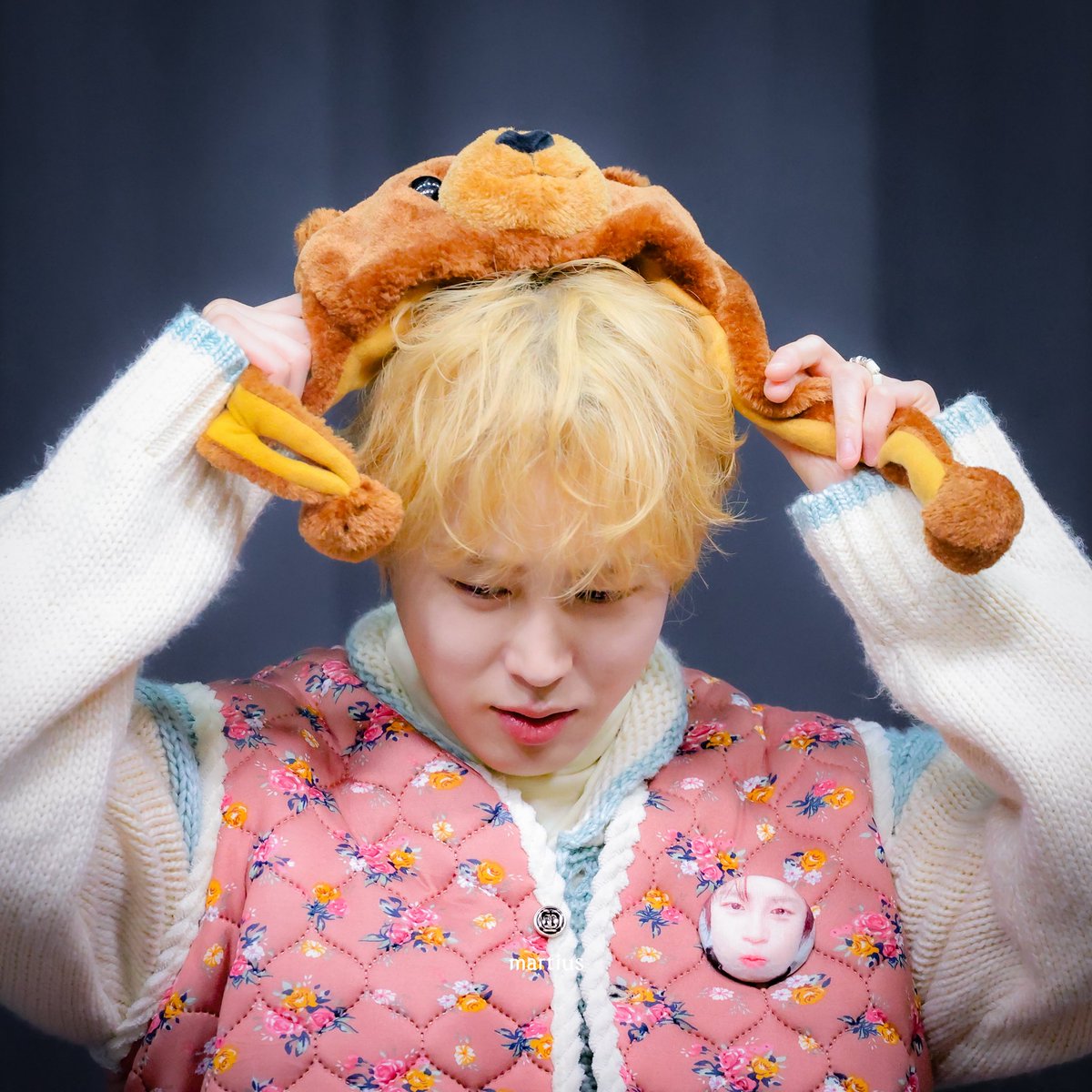 martius0322's tweet image. 260111 위드뮤 시그 팬싸 

사진인데 찡얼찡얼 소리가 들리네?? 

#하성운 #HASUNGWOON
#河成雲 #ハソンウン
#Tell_the_World 
@gooreumseng