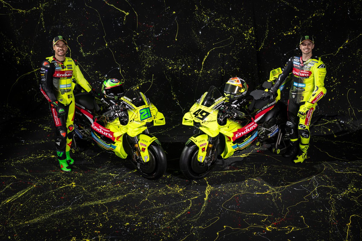 MotoGP's tweet image. Fluo yellow goes dark mode in 2026 🟡🌙

#MotoGP