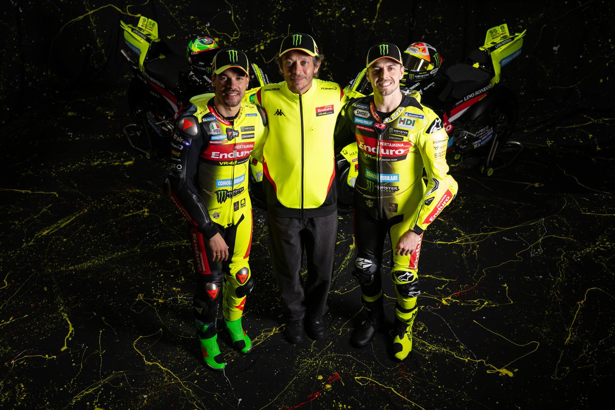 MotoGP's tweet image. Fluo yellow goes dark mode in 2026 🟡🌙

#MotoGP