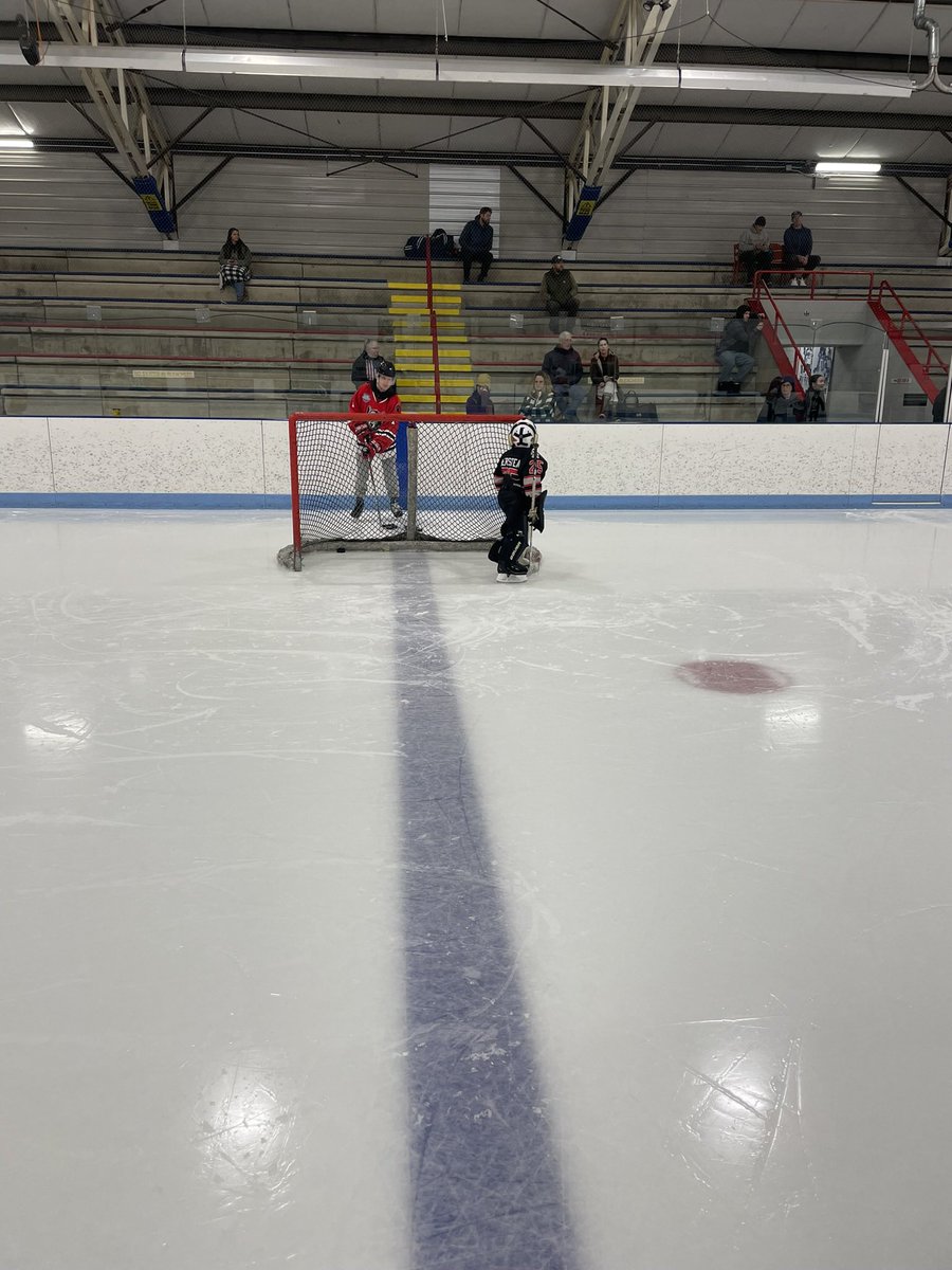 newenglandwolv1's tweet image. Tuesdays at 5pm are weekly Goalie Training for our Youth Goalies.  Ton of growth out of this group.   Keep grinding.  #newolves