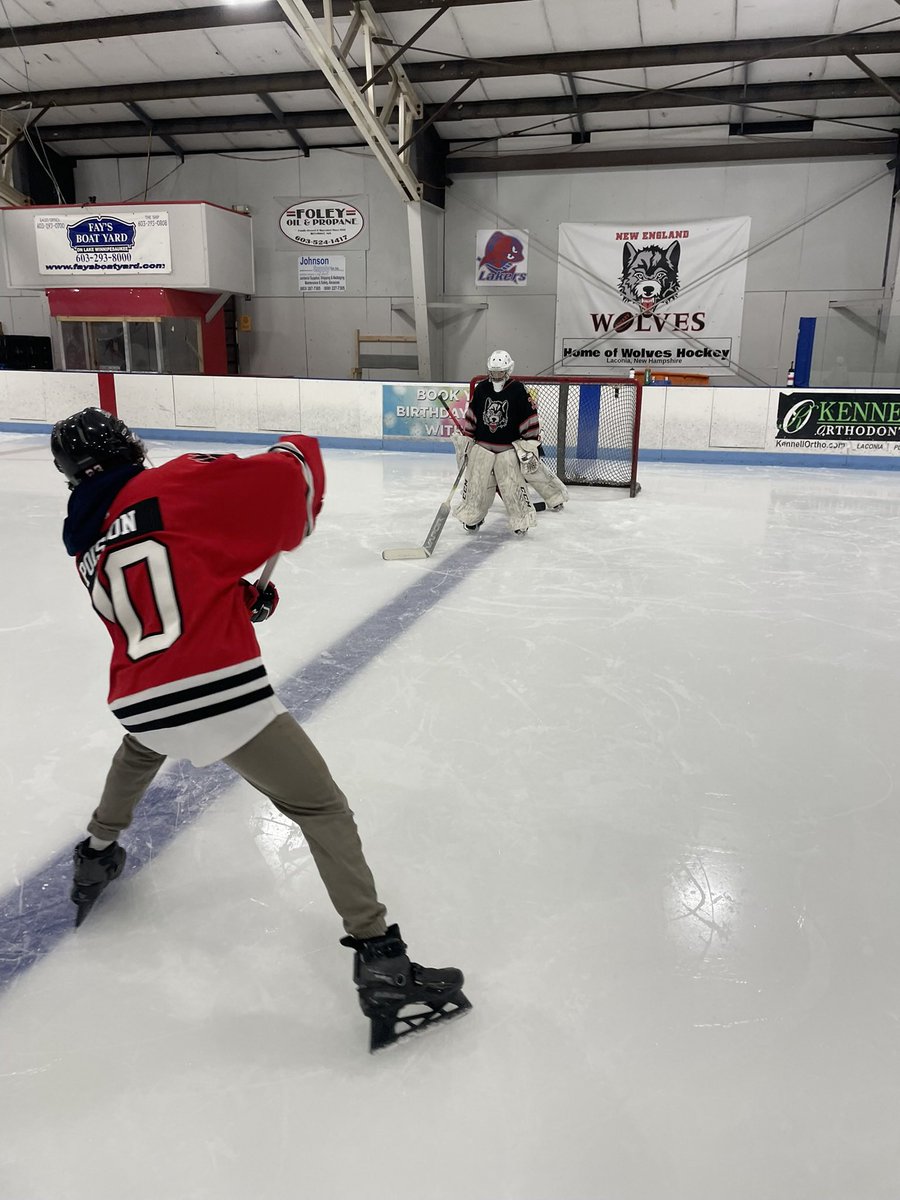 newenglandwolv1's tweet image. Tuesdays at 5pm are weekly Goalie Training for our Youth Goalies.  Ton of growth out of this group.   Keep grinding.  #newolves