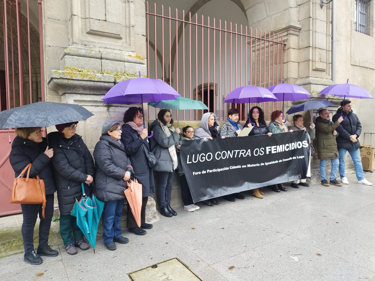 concellodelugo's tweet image. 💜 O Foro de Igualdade de Lugo celebrou onte, martes 13, unha nova concentración non silenciosa ante a Árbore da Vida de Santo Domingo para seguir dando visibilidade á loita contra a violencia machista.

#Muller #Igualdade #LugoContraAViolenciaMachista