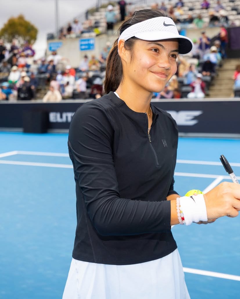 chatty_julia's tweet image. so proud of her 🖤

📸 Hobart Tennis