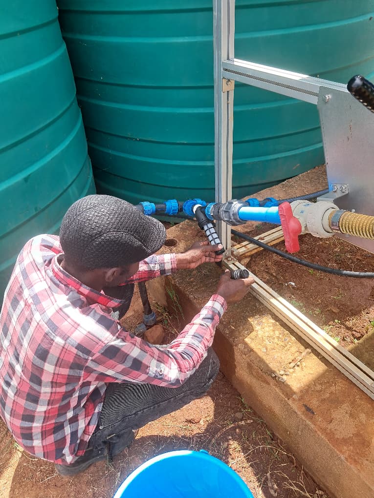 surg_water's tweet photo. As part of our ongoing efforts to improve our SODIS water system, we have installed reusable water filters at both Thekerani and Chimvu, in #Malawi. 
Now, neither algae nor sediment can pass through the filter. What's more, they are locally available! #localising https://t.co/eYGGJRSoIF