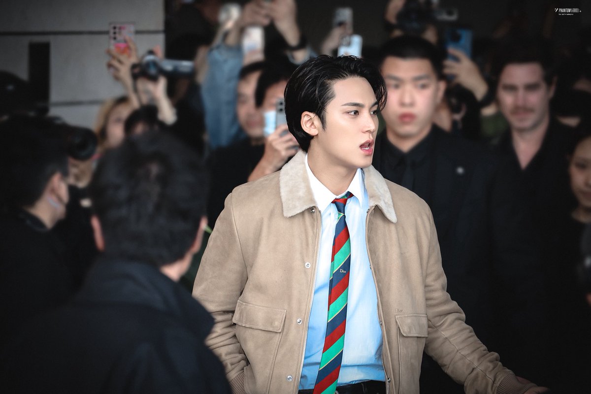 ph970406's tweet image. 260114 DIOR

영화처럼🖤

#민규  #MINGYU #세븐틴 #SEVENTEEN