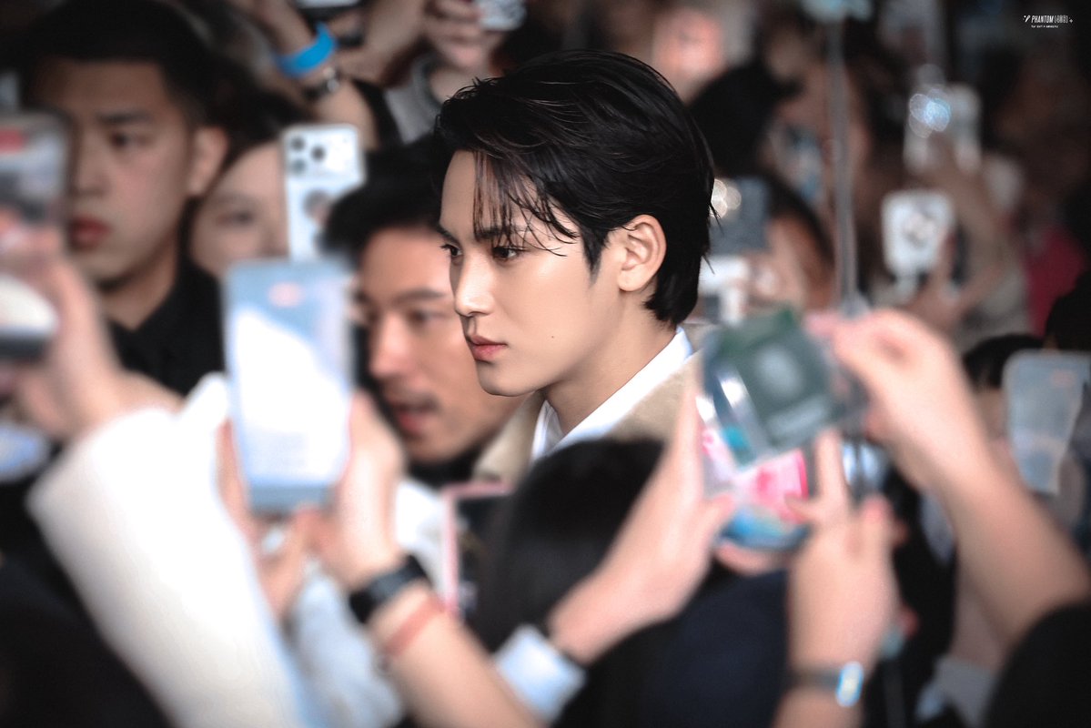 ph970406's tweet image. 260114 DIOR

영화처럼🖤

#민규  #MINGYU #세븐틴 #SEVENTEEN