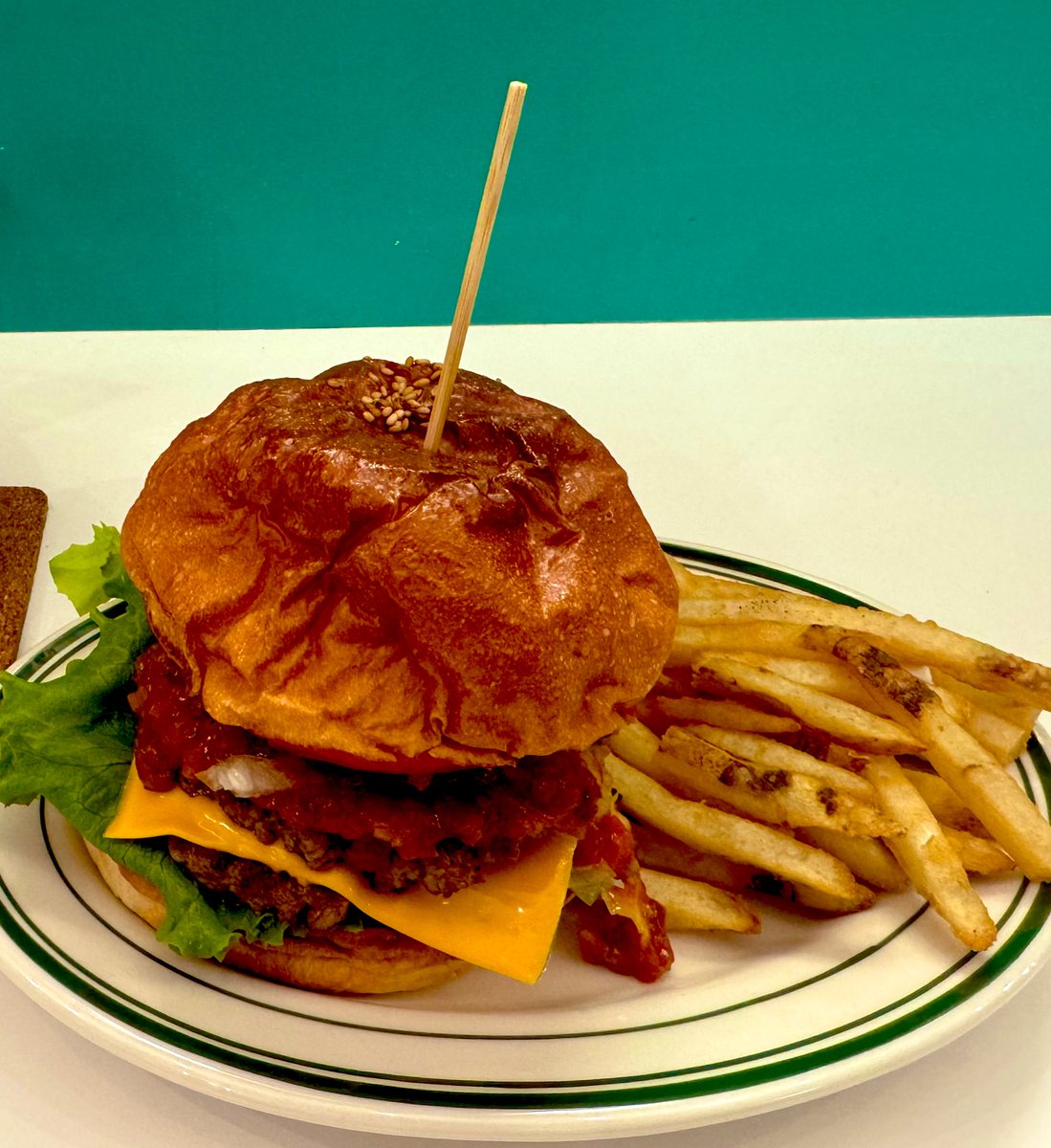 cokekappa56's tweet photo. 今年のバーガーはじめ🍔
NICE BURGERさん
美味しかった😊

今年はあちこち食べ歩きたい♪

#バーガーバカ
#NICEBURGER https://t.co/xVVPEtXHAj