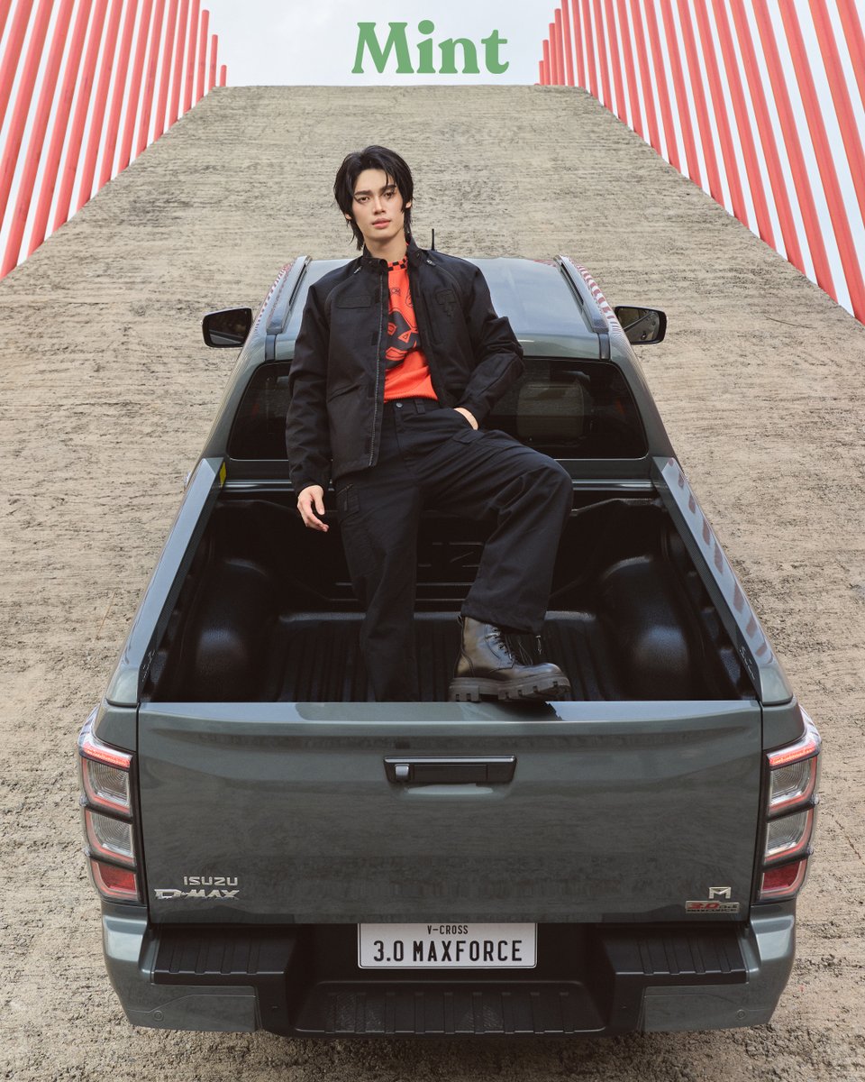 mintmag_th's tweet image. มุมข้างความเท่! จัดมาอีกภาพหล่อของหนุ่ม #วินเมธวิน บนปก #MintDigitalCover ประจำเดือนมกราคม 2026 กับรถยนต์ New! ISUZU V-CROSS 4x4 "THE ONE &amp;amp; ONLY" ที่มาในดีไซน์ใหม่ จัดเต็มไปด้วยฟังก์ชัน ท้าทายทุกขีดจำกัด 💚

➡️อ่านบทสัมภาษณ์ mintmagth.com/people/intervi…

#WINxMintMagTH…