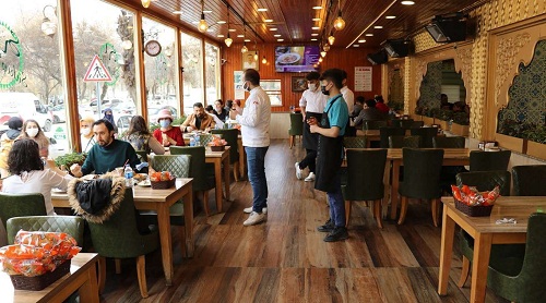 İstanbul’da gıda işletmelerine kamera, seyyar satıcılara izin belgesi şartı getirildi

gidateknolojisi.com.tr/haber/2026/01/…