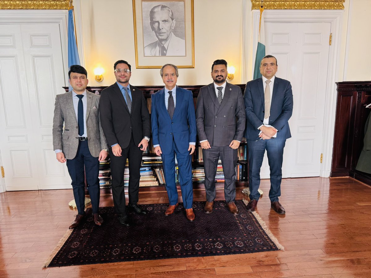 A productive meeting with H.E. Ambassador Asim Iftikhar, Permanent Representative of Pakistan to the UN. Grateful for his support and collaboration for Global Peace Chain’s upcoming high-level UN event. 🌍🇺🇳 <a href="/PakistanUN_NY/">Permanent Mission of Pakistan to the UN</a> 
#GlobalPeaceChain #UN #PeaceBuilding