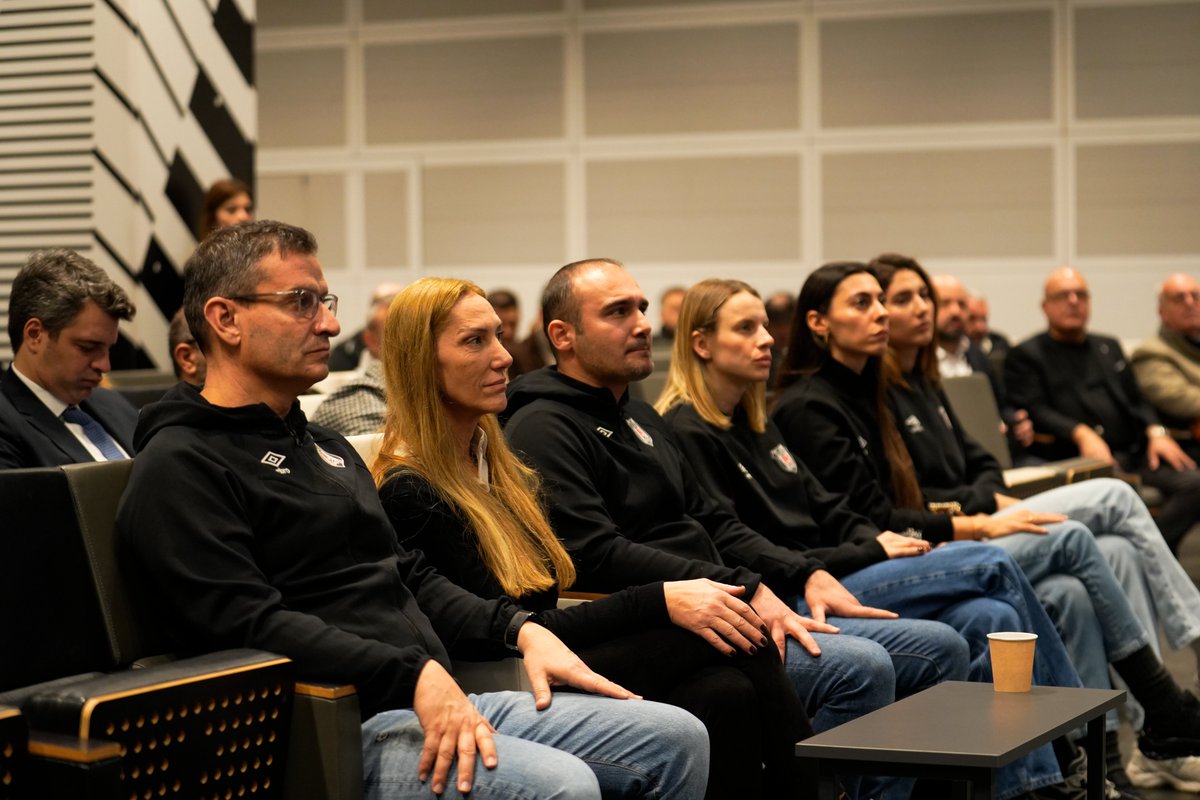Kafkas Mücevherat, Kadın Voleybol Takımımızın Forma Sırt Alt Sponsoru Oldu

🔗 bjk.com.tr/tr/haber/93362
