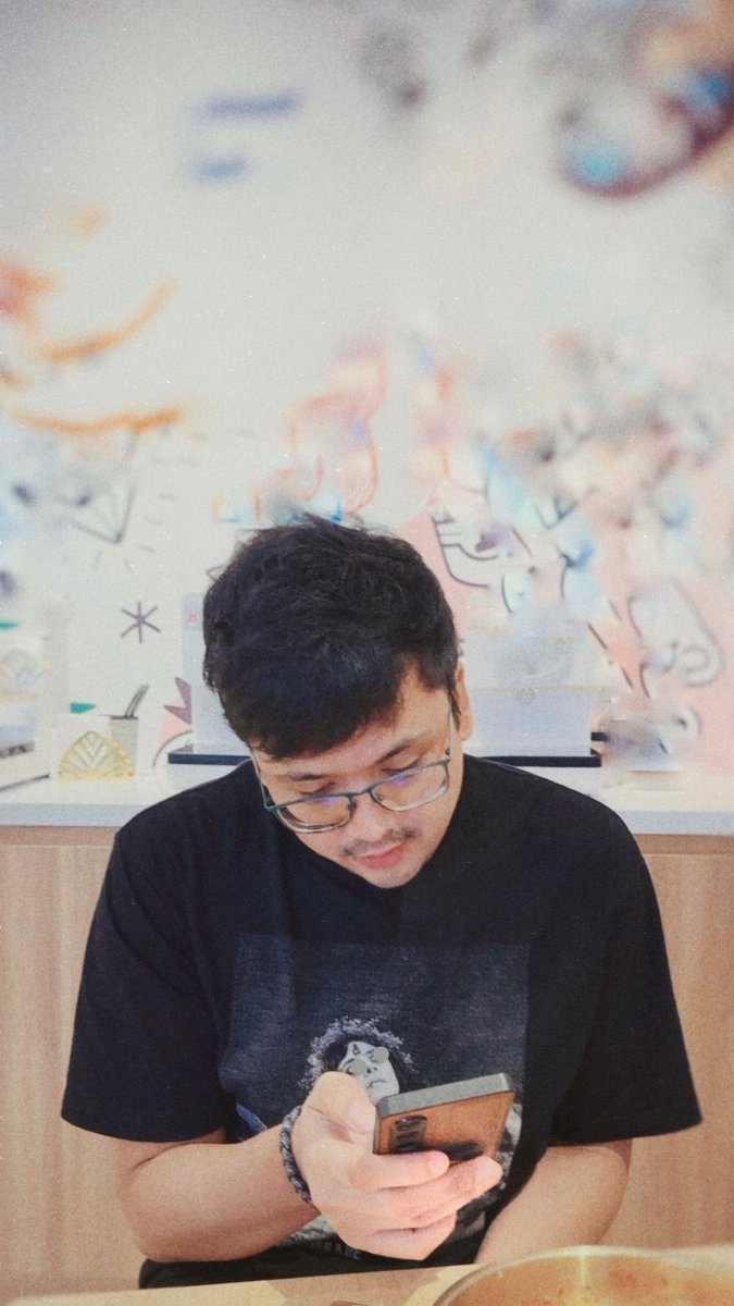 aizzzcube's tweet photo. Grateful for your little, quiet ways. Thank you for making it less heavy, every day. 🤍 https://t.co/vlHH30UZyv