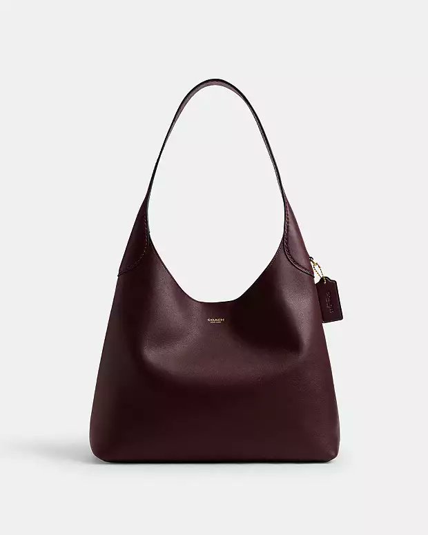 CoachClubEU's tweet image. Ultimate 2026 essential: Coach Brooklyn Shoulder Bag 39 in Dark Ruby. 🍷✨
Crafted in buttery natural grain leather, it’s the definition of "Quiet Luxury" for your EU street style. From office to evening,carry the courage to be real.🇪🇺
#CoachNY #LolaTung #Brooklyn39 #QuietLuxury