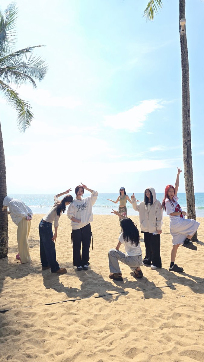 งานแรกของปี Sea U Tonight 🌊 at TikTok LIVE Fest 25 
@ Phuket, Thailand 
📆 14 January 2026 

สามารถรับชม 4EVE ผ่าน LIVE Streaming ได้ทาง 
TikTok : tiktoklive_th  
🔗tiktok.com/@tiktoklive_th… 
⏰ 8 pm.  

#4EVE
#TikTokLiveFest25 
#XOXOentertainment