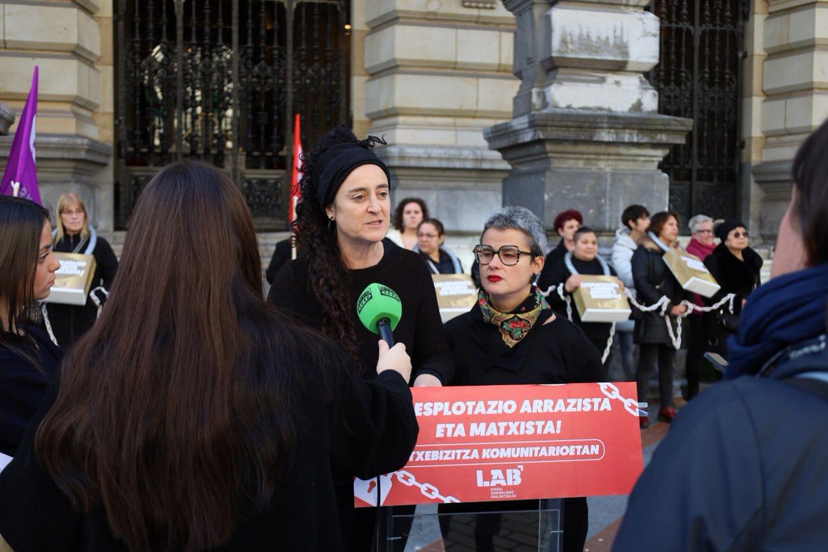 LABsindikatua's tweet image. 🛑 Trabajadoras han revelado el entramado machista y racista de una empresaria bizkaina que explota viviendas comunitarias

🚨 Su lucro recae sobre quienes son más vulnerables: trabajadoras migradas y/o racializadas en situación irregular

🔗 labur.eus/kr3brmfy