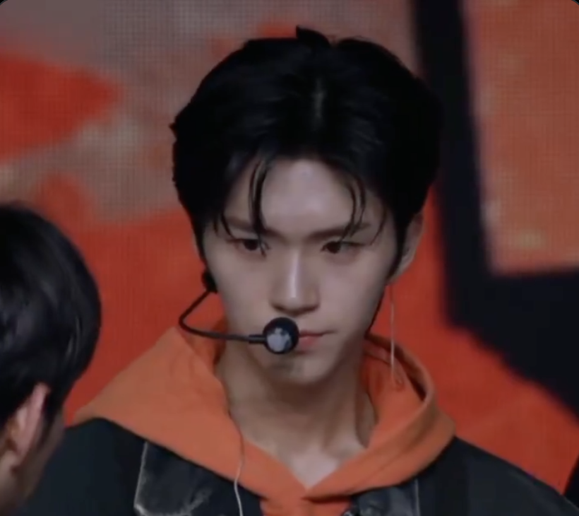 pimwawann's tweet image. นี่คือโฉมหน้าของคนที่บอกว่าตัวเองทำผมเปิดหน้าผากแล้วดูไม่ได้ คือใครไปบอกฮี เทอหันมานี่ ฟังพี่ก่อน อย่าไปเชื่อเขา 😭