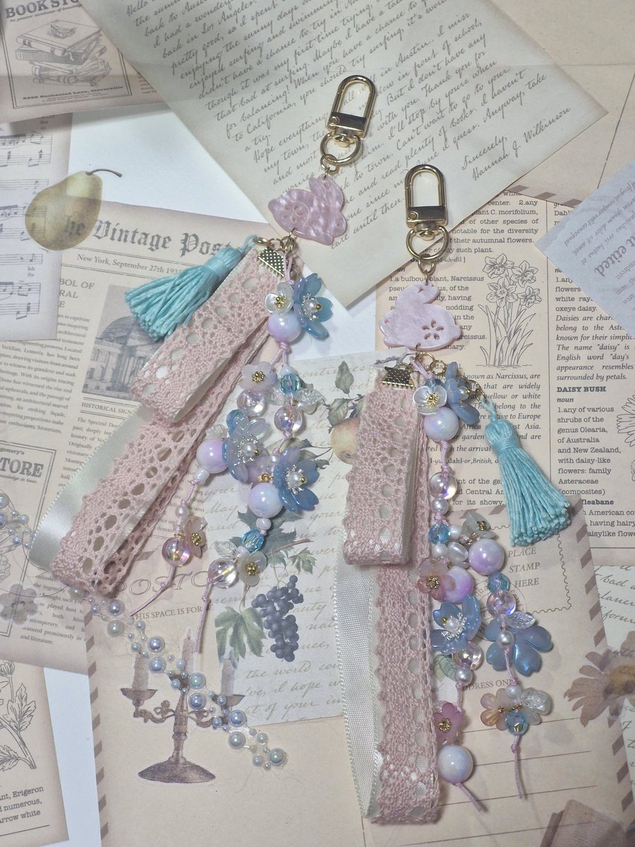 shop_adele07's tweet image. Rt)해당 폼 제품들이 1월 이내 반 이상 판매되는 경우 rt해주신 한 분 추첨해서 원하시는 프차 카페 기프티콘(~1만원) 드려요. 발렌타인~봄 시즌 제품들이며 2개 이상 구매시 배송비 무료입니다.
#탑꾸 #노리개키링 #노리개 
탑꾸 폼: 
witchform.com/payform/?uuid=…
노리개 폼: 
witchform.com/payform/?uuid=…