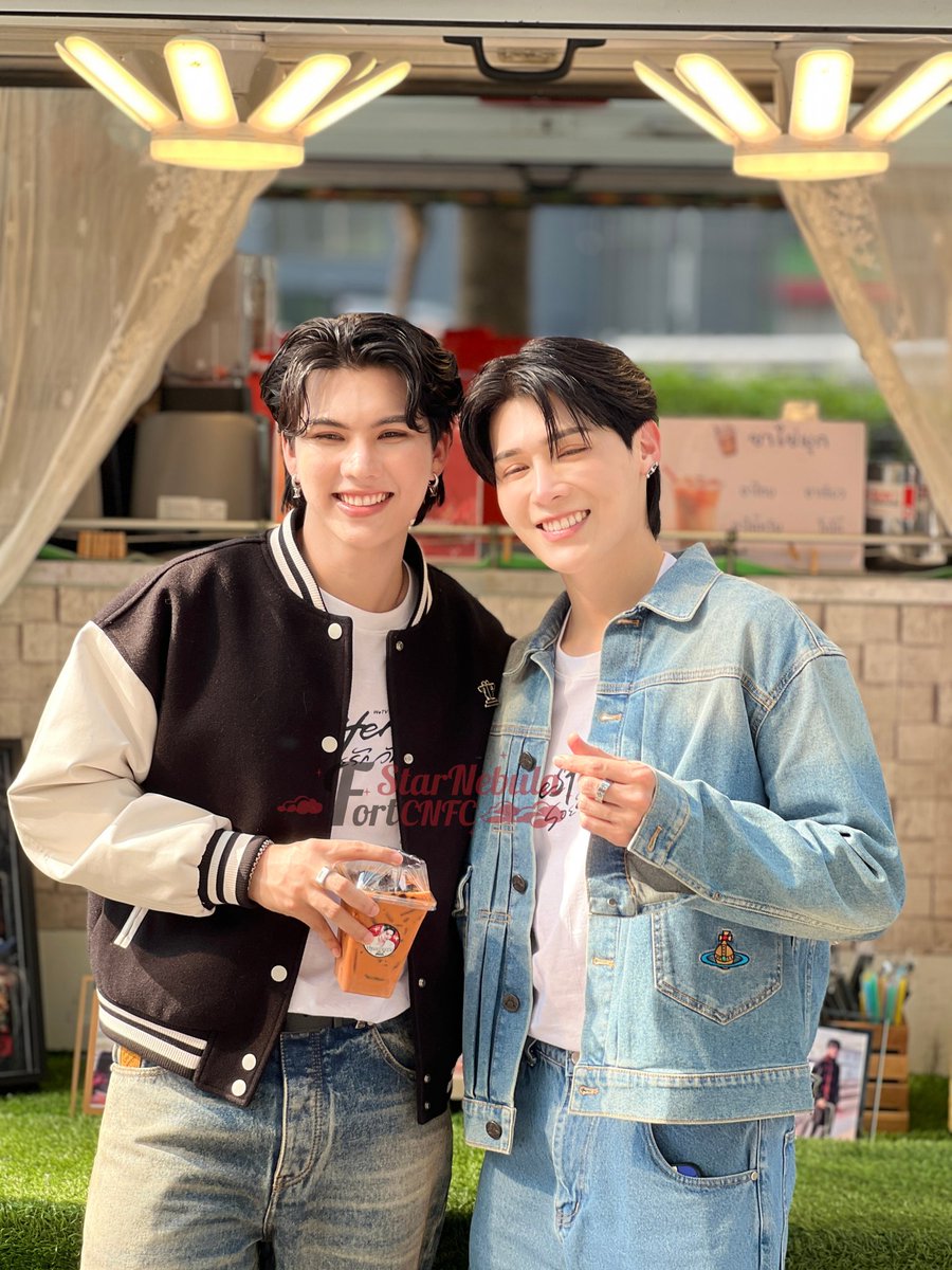 StarNebulaFort's tweet photo. Check in the food truck, love from Chinese Fans kub😁🧋🚚
@fort_fts 

BLESSING YESTERDAY SERIES
#บวงสรวงyesterdayรอยรักวันวาน
#FortFTS #ComeFortZon #AllForFort https://t.co/B0tjHnUz3U