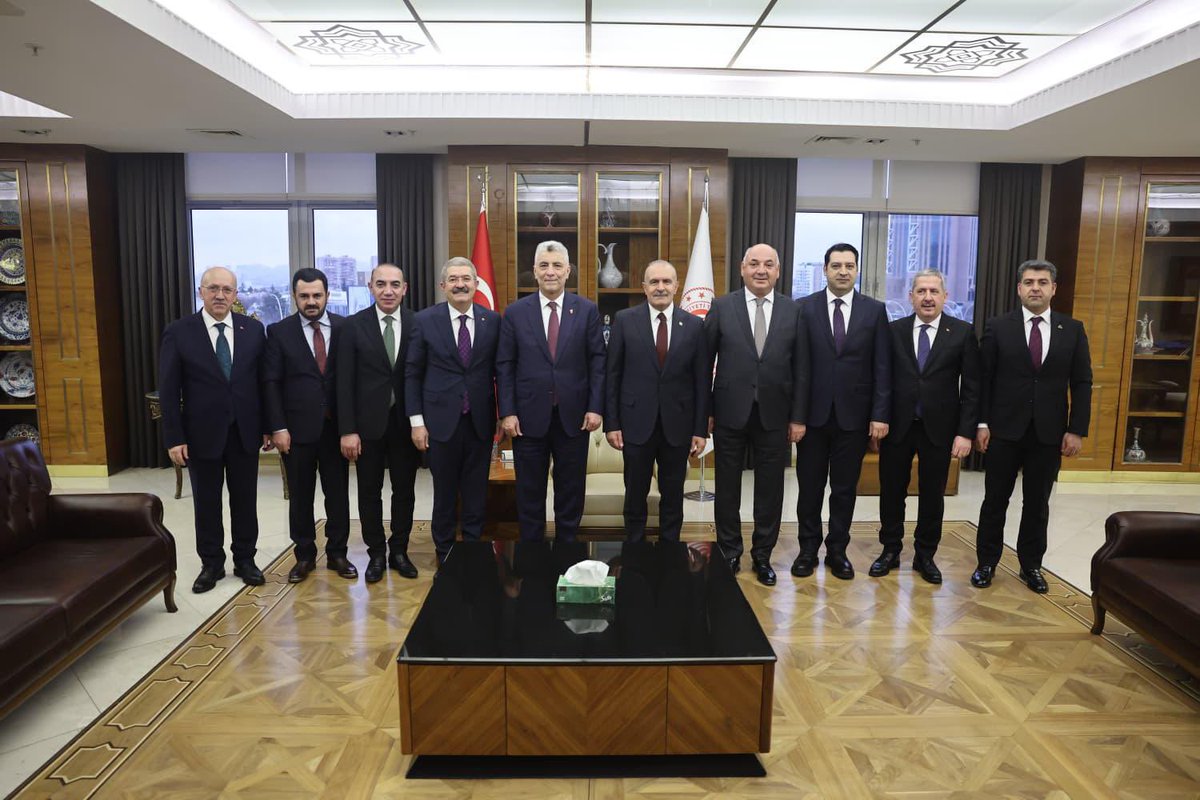 Ticaret bakanımız sayın Prof. Dr. Ömer Bolat’ı  Van Ticaret ve Sanayi Odası heyeti olarak ziyaret ettik. Sorun  ve taleplerimizi  kendilerine aktardık kabülleri için sayın bakanımıza teşekkür ederiz <a href="/omerbolatTR/">Prof. Dr. Ömer Bolat</a>  <a href="/vantsokurumsal/">Van Ticaret ve Sanayi Odası</a> <a href="/NecdetTakva/">Necdet Takva</a>