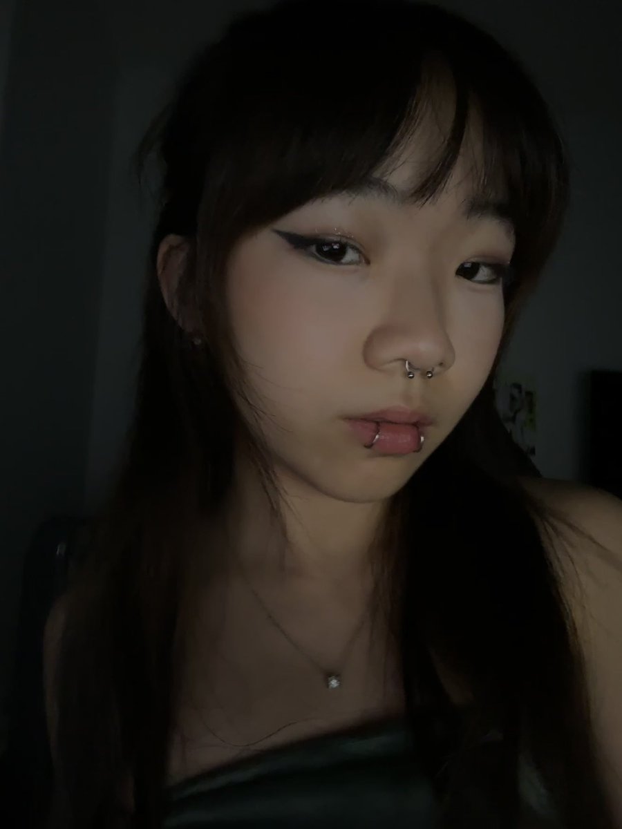 connnibon's tweet image. maybe i will get the septum (?)