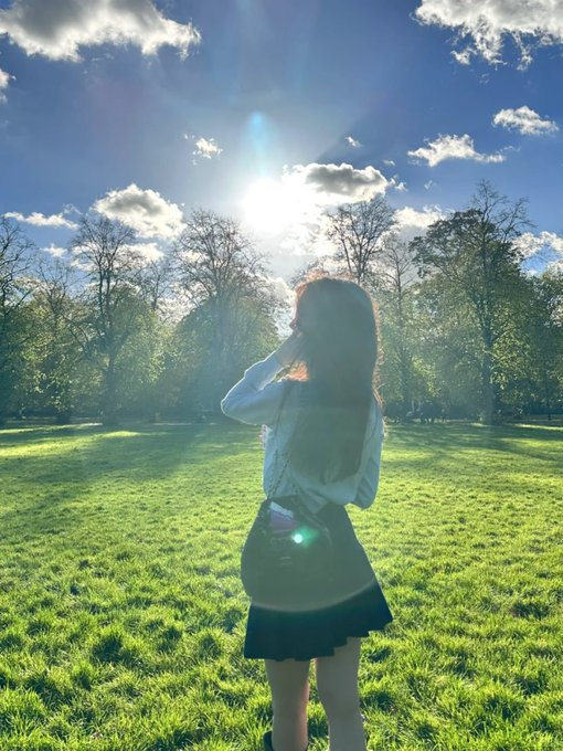 Soak up the sunshine on this beautiful day ☀️ May the warmth fill your soul and bring a smile to your face. Grateful for such sunny days!
