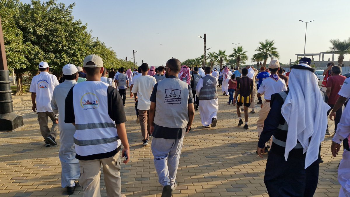 Q155555's tweet photo. شارك فريق #قوة_عطاء_التطوعي التابع #لجمعية_رواد_العمل_التطوعي في مبادرة “صحتنا في ممشانا” التي نظمتها #جمعية_المتقاعدين_بمنطقة_جازان بممشى أبو عريش الشرقي، بحضور رئيس مركز وادي جازان الأستاذ عايد بن راشد العصيمي، وبإشراف الأستاذة عيشه سهلي، وبمشاركة أكثر من 30 متطوعًا ومتطوعة، https://t.co/OeBZNzTJEF