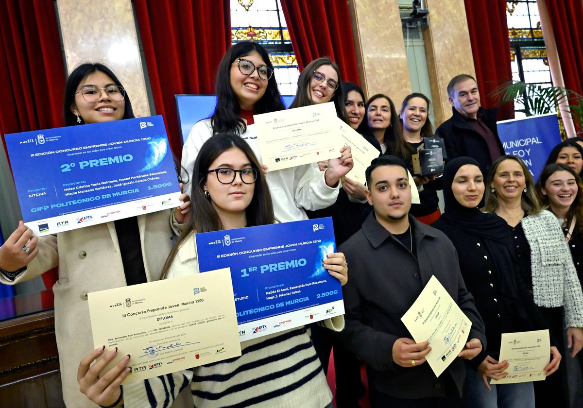 Murcia ha sido siempre una tierra de iniciativa y esfuerzo compartido. 

Nuestra historia nos enseña que el proceso nunca ha sido fruto del azar, sino del trabajo, la cooperación y el compromiso. Esa forma de entender la vida sigue muy presente y se refleja en cada proyecto