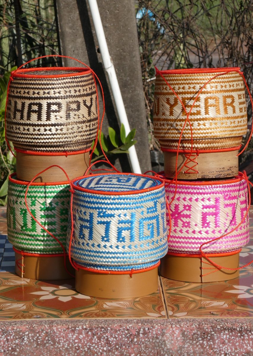 bluuumoon's tweet image. ขออนุญาตแปะที่เราเคยสั่งทำจากคนในหมู่บ้านเราสานเอง สวยมากกกก ชอบงานอะไรแบบนี้มาก