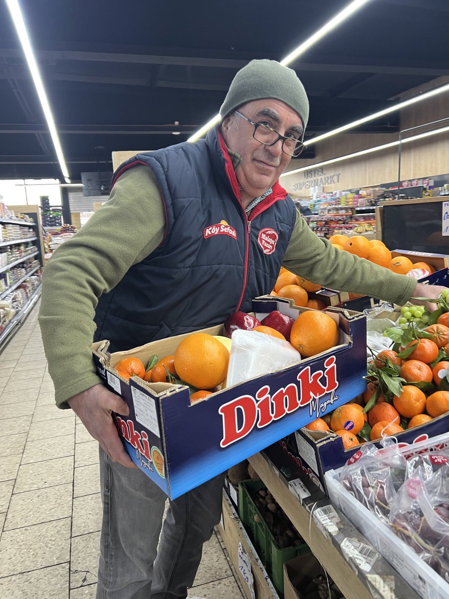 Nürnberg şehrinde Türk esnaflar ziyaret ederek piyasa ve tüketim alışkanlıklar konusunda görüşmelerde bulunduk. Yeni çalışmamızda türklerin Almanya’ya ve Türkiye’ye olan katkılarını iki ayrı bölümde incelemeye devam ediyoruz.