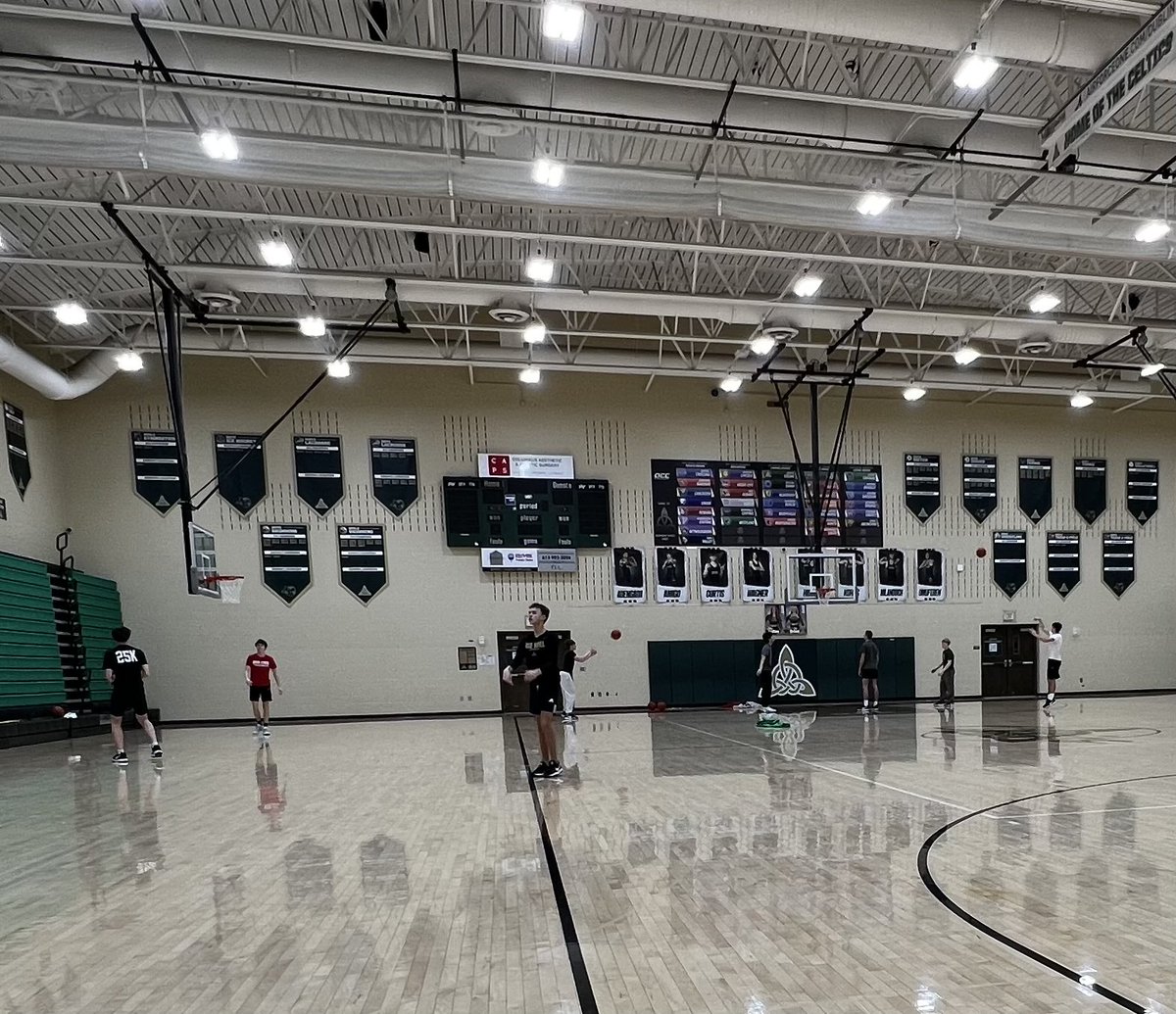 CoachRB3's tweet image. What do you do after a triple OT road win? Choose hard and get to the gym at 6am…
#RST #TrustTheProcess #Stealinches