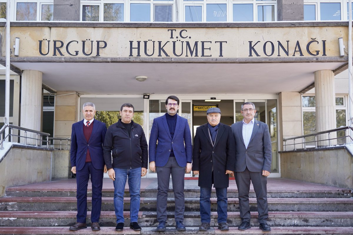 Kaymakamımız Ömer Coşkun başkanlığında, il genel meclis üyelerimizin katılımıyla gerçekleştirilen toplantıda 2026 yılında köylerimize yapılması planlanan yatırımlar ele alındı.

#İlçeYönetimi
#İlGenelMeclisi
#KöyYatırımları
#2026Yatırımları
#ürgüpkaymakamlıgı