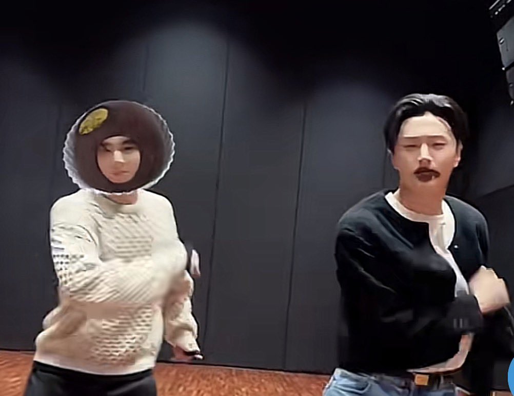 heewonist's tweet image. a story in 3 pictures