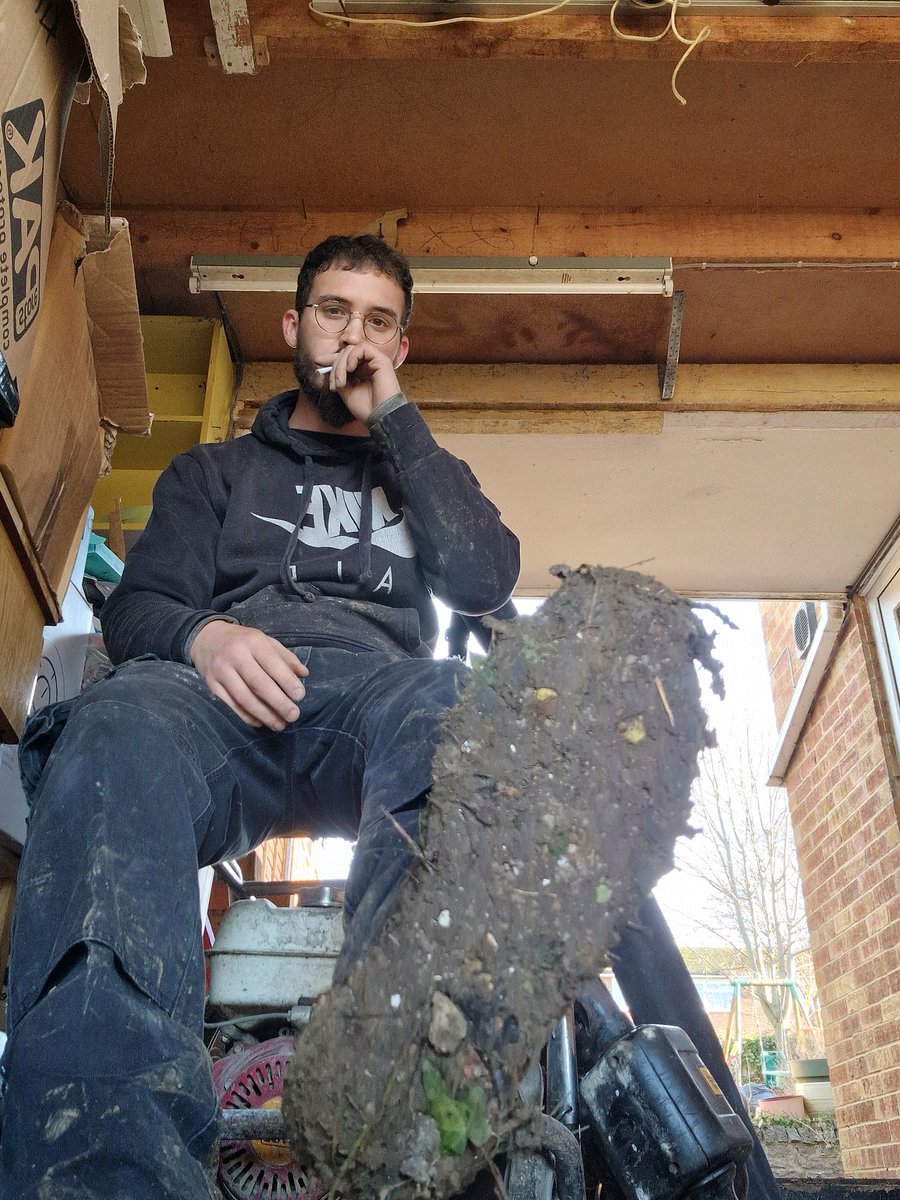 You see the sole before you see me
Mud. Weight. Stillness
Eyes down
Wallet open
Service isn’t requested
It’s assumed

Stay quiet
Prove usefulness