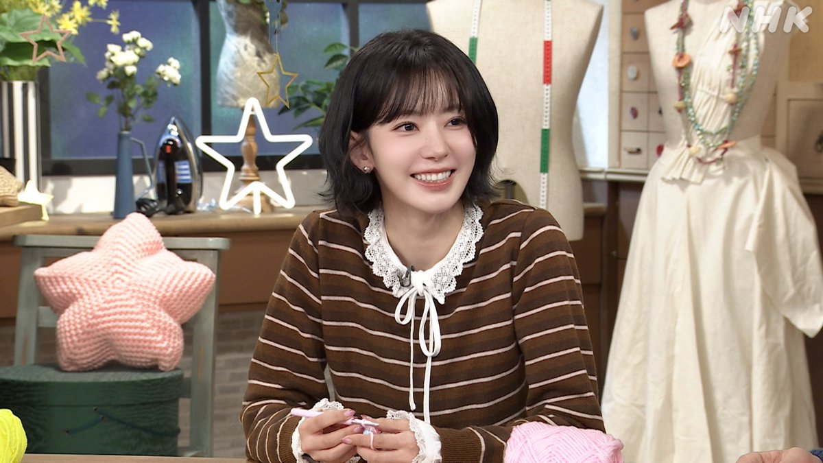 【 #LE_SSERAFIM SAKURA登場】

編み物です。
「すてきにハンドメイド」に登場です。

編み物研究家の伊藤直孝さん指導のもと、星のモチーフをかぎ針で編んで、ふっくらとした形に仕上げます。

15（木）夜9:30 #Eテレ
▼どんなものを作るかというと▼
web.nhk/tv/pl/schedule…